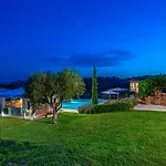 וילה Casa Sant'elia 7&3, Emma