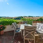 וילה Casa Sant'elia 7&3, Emma *