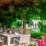 וילה Casa Sant'elia 7&3, Emma *