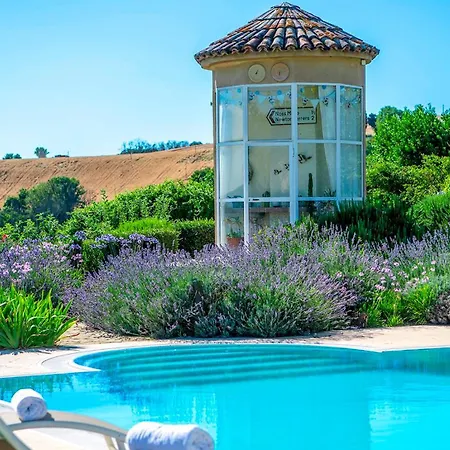 Villa Casa Sant'elia 7&3, Emma Filottrano