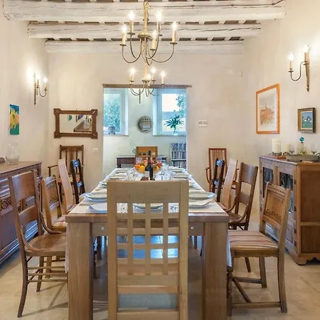 Casa Sant'elia 7&3, Emma Filottrano
