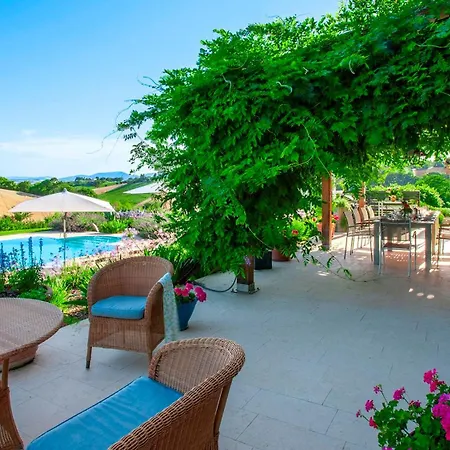 Casa Sant'elia 7&3, Emma Villa