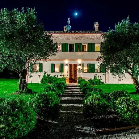 Villa Casa Sant'elia 7&3, Emma Filottrano