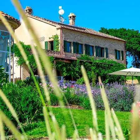 Casa Sant'elia 7&3, Emma Filottrano