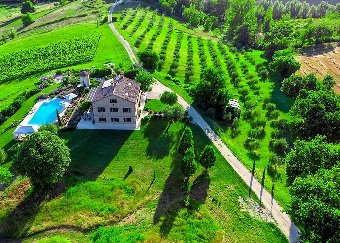 Villa Casa Sant'elia 7&3, Emma Filottrano